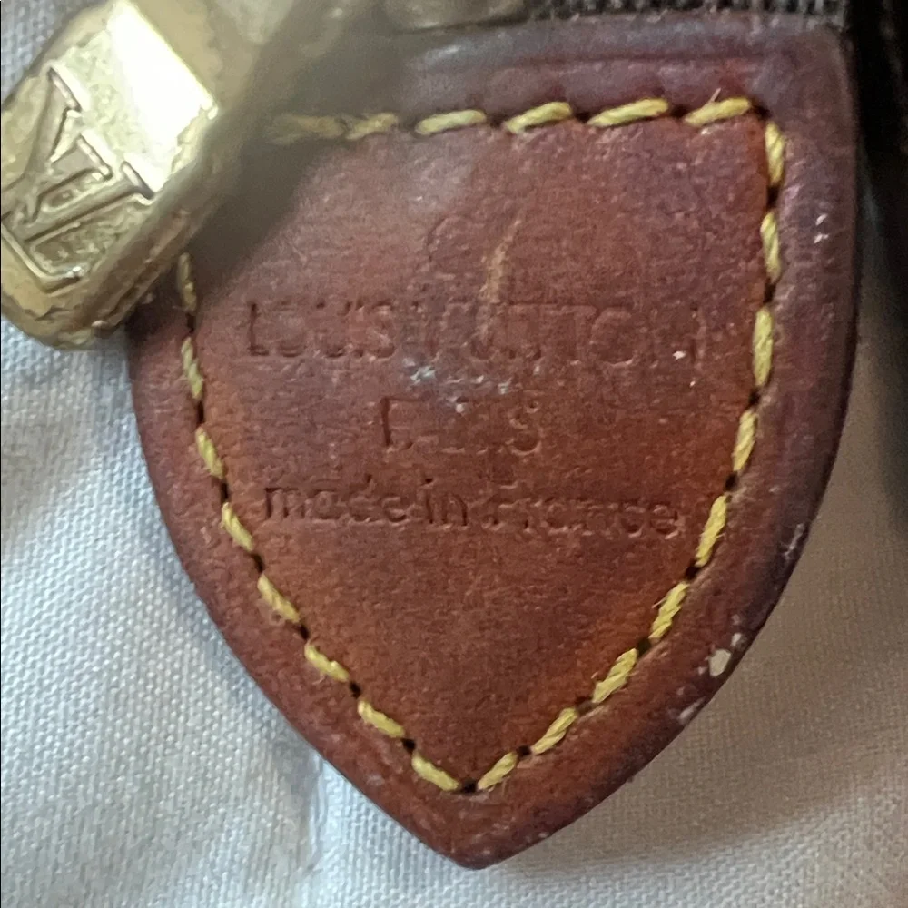 Authentic Louis Vuitton Monogram Canvas Pouch - Picture 9 of 12